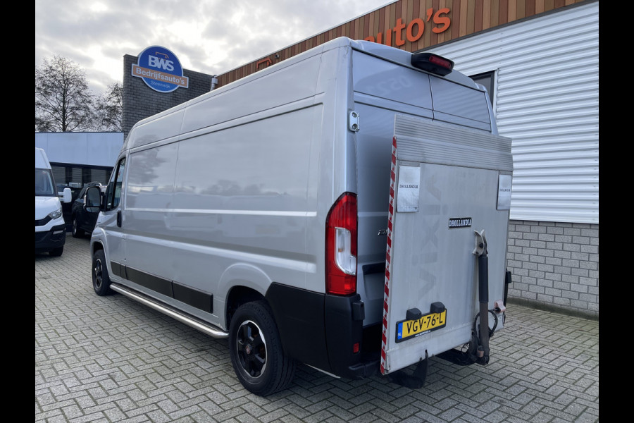 Fiat Ducato 33 2.3 MultiJet L3H2 Luxury Pro met Dhollandia laadklep! / rijklaar € 21.950 ex btw / lease vanaf € 392 / cruise en climate control / zilver metallic / 81.475 km NAP!