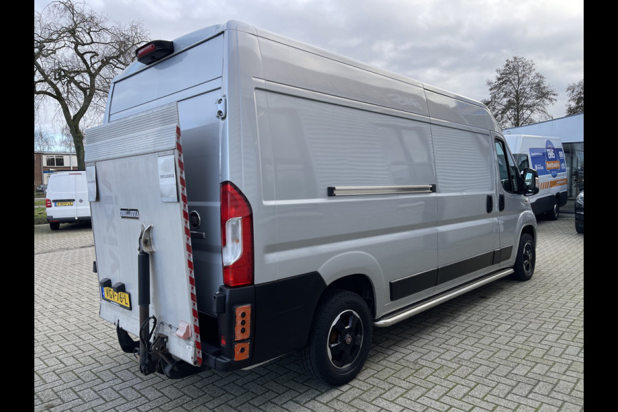 Fiat Ducato 33 2.3 MultiJet L3H2 Luxury Pro met Dhollandia laadklep! / rijklaar € 21.950 ex btw / lease vanaf € 392 / cruise en climate control / zilver metallic / 81.475 km NAP!