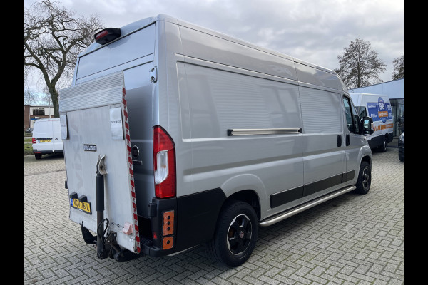 Fiat Ducato 33 2.3 MultiJet L3H2 Luxury Pro met Dhollandia laadklep! / rijklaar € 21.950 ex btw / lease vanaf € 392 / cruise en climate control / zilver metallic / 81.475 km NAP!