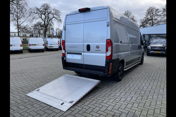 Fiat Ducato 33 2.3 MultiJet L3H2 Luxury Pro met Dhollandia laadklep! / rijklaar € 21.950 ex btw / lease vanaf € 392 / cruise en climate control / zilver metallic / 81.475 km NAP!