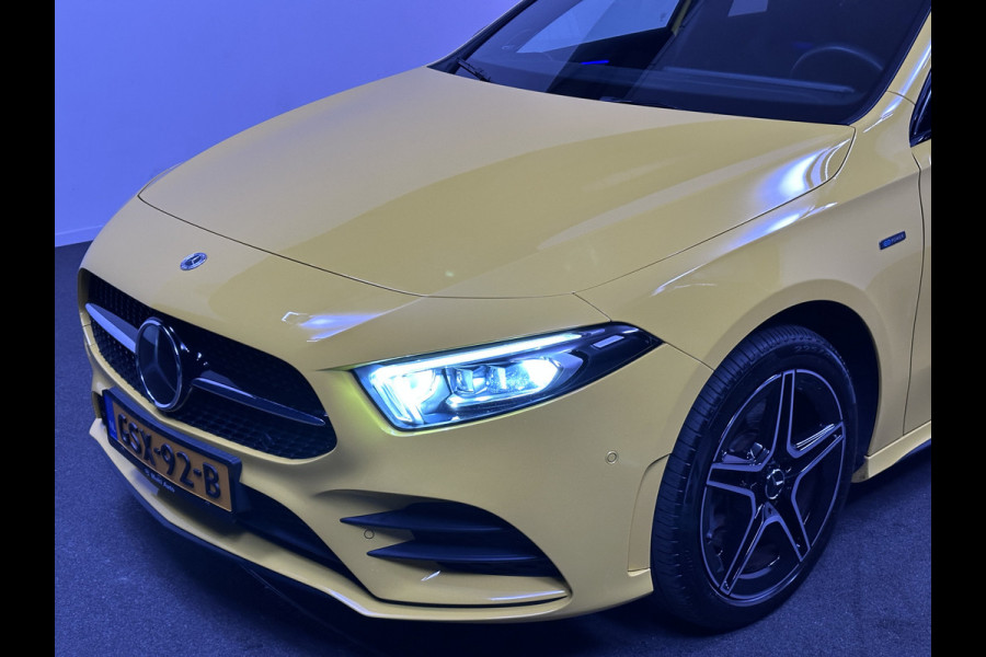 Mercedes-Benz A-Klasse 250 e AMG Edition Plug In Hybrid Dealer O.H 218pk PHEV | Adaptive Cruise | Burmester | Multibeam LED | Widescreen Navi | Sfeerverlichting | Apple Carplay | DAB |