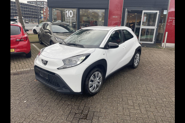 Toyota Aygo X 1.0 VVT-i S-CVT Play