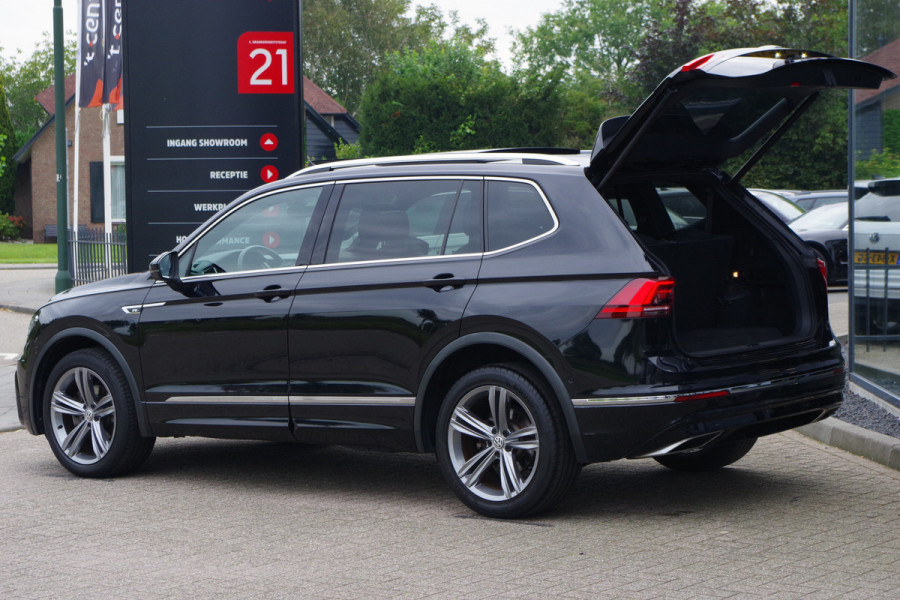 Volkswagen Tiguan Allspace 1.5 TSI 150 PK Automaat R-Line Highline Business 7p, Panoramadak, Elek. Trekhaak, Camera, Carplay