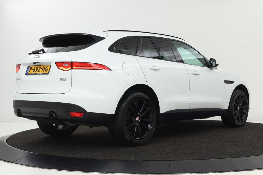 Jaguar F-Pace 2.0 25t AWD | Panoramadak | Leder | Stoel & stuurverwarming | Trekhaak | Camera | Xenon | Navigatie | Memory | 20'' | Achterbankverwarming