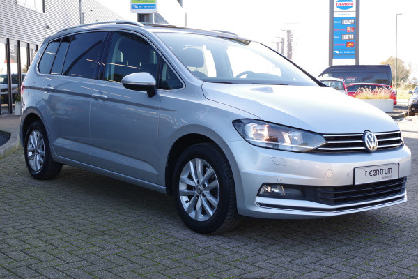 Volkswagen Touran 1.4 TSI 150 PK Automaat Highline 7p, Panoramadak, Elek. Trekhaak, Adap. Cruise Control, Keyless, Stoelverwarming,