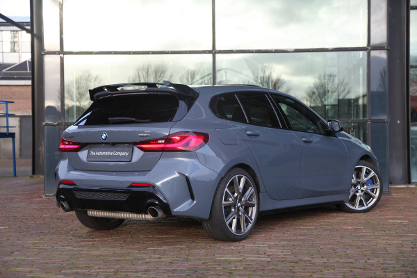 BMW 1-serie M135i xDrive Pano/ H&K Sportstoelen elektrisch