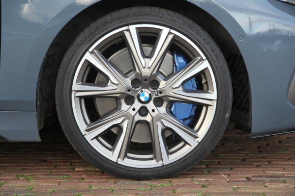 BMW 1-serie M135i xDrive Pano/ H&K Sportstoelen elektrisch