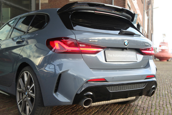 BMW 1-serie M135i xDrive Pano/ H&K Sportstoelen elektrisch