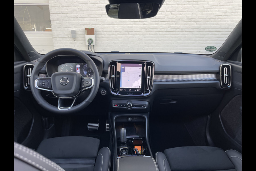 Volvo XC40 2.0 B4 R-Design | Pano | Trekhaak | Navi | Camera | LED | DAB+ | 18 inch