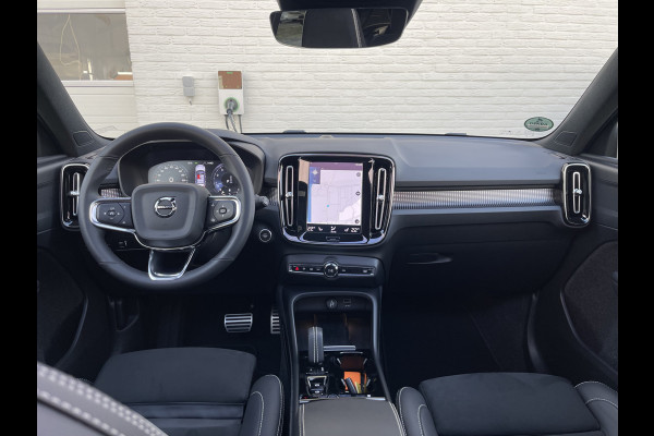 Volvo XC40 2.0 B4 R-Design | Pano | Trekhaak | Navi | Camera | LED | DAB+ | 18 inch