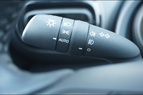 Toyota Yaris Hybrid TeamD AUTOMAAT CRUISE CONTROL | CAMERA | KEYLESS | STOEL