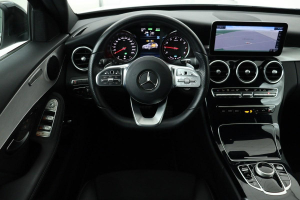 Mercedes-Benz C-Klasse 300e AMG Night | Stoelverwarming | Carplay | Camera | Leder/Alcantara | Full LED | Navigatie | Climate control | Park Assist