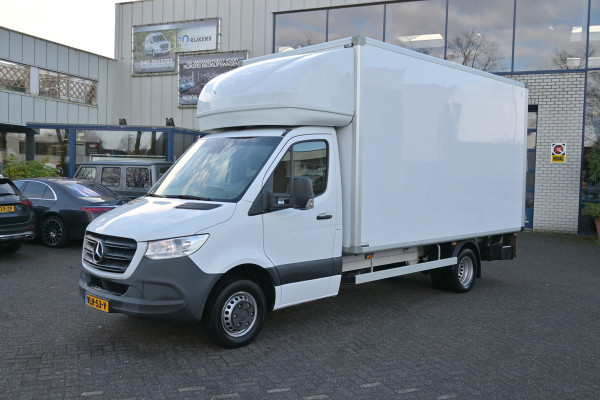 Mercedes-Benz Sprinter 516 CDI L3 Bakwagen met Dhollandia klep MBUX met navigatie, Gesloten laadbak met laadklep