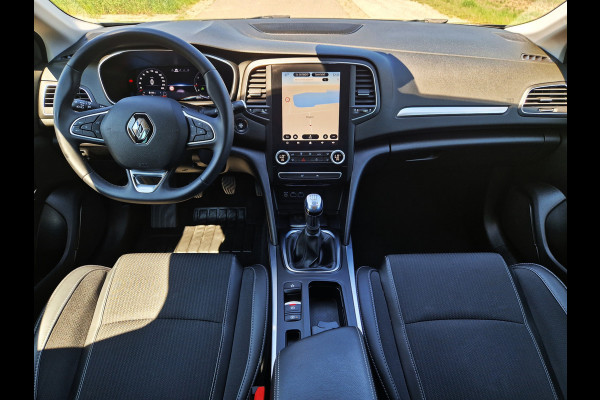 Renault Mégane 1.3 TCe Intens - 140 Pk - Euro 6 - Climate Control - ParkeerCamera - Apple.Carplay Android.Auto