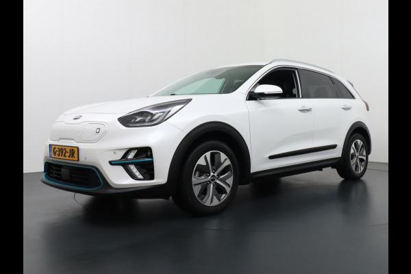 Kia e-Niro 64kWh Leder AppleCarplay/Android Auto Adaptive Cruise Control Camera Soundsystem JBL® LED koplampen 3D-Navi LMV 17" ECC Lane Ass Bluetooth Regen-Lichtsensor Connected-Services DAB Dode-HoekSensor Multi-Media Privacy Glas 1e Eigenaar ruim 45.000 nieuw ! Orig.NL se auto