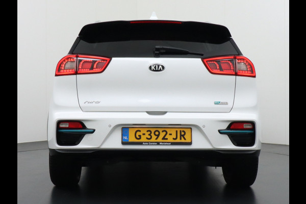 Kia e-Niro 64kWh Leder AppleCarplay/Android Auto Adaptive Cruise Control Camera Soundsystem JBL® LED koplampen 3D-Navi LMV 17" ECC Lane Ass Bluetooth Regen-Lichtsensor Connected-Services DAB Dode-HoekSensor Multi-Media Privacy Glas 1e Eigenaar ruim 45.000 nieuw ! Orig.NL se auto