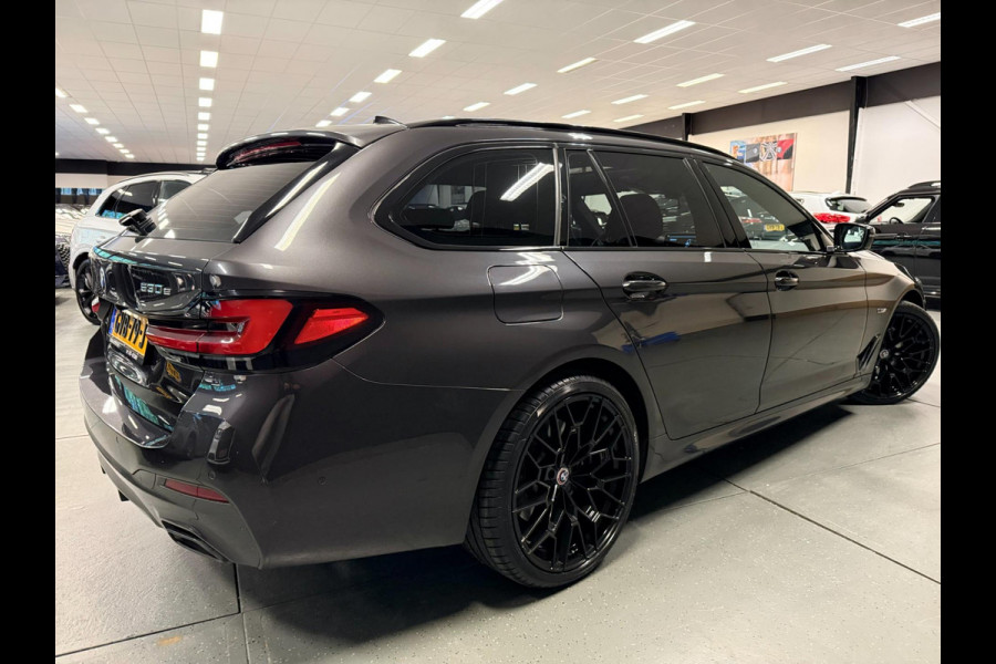 BMW 5 Serie Touring 530e M-SPORT 20'' PANO/NAVI/CAM/DAB/CARPLAY/ECC/PDC/CRUISE///