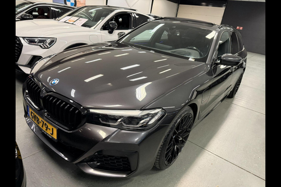 BMW 5 Serie Touring 530e M-SPORT 20'' PANO/NAVI/CAM/DAB/CARPLAY/ECC/PDC/CRUISE///