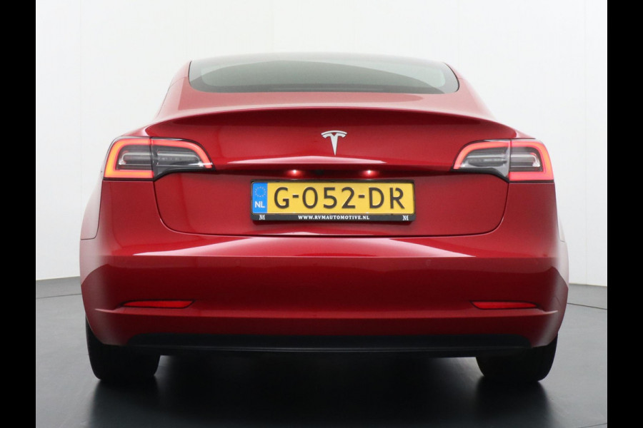 Tesla Model 3 Standard RWD Plus 60 kWh VAN 25.900 VOOR 20.877 EINDEJAARSVOORDEEL 5.023 | RIJKLAAR INCL. 12 MAANDEN BOVAGGARANTIE