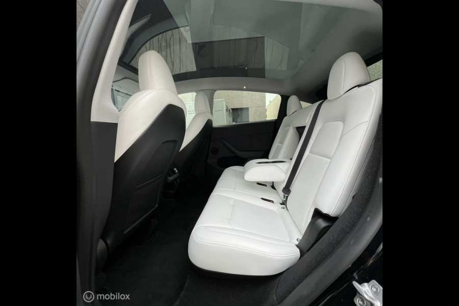 Tesla Model Y RWD 2023 MMX PACK WIT INTERIEUR