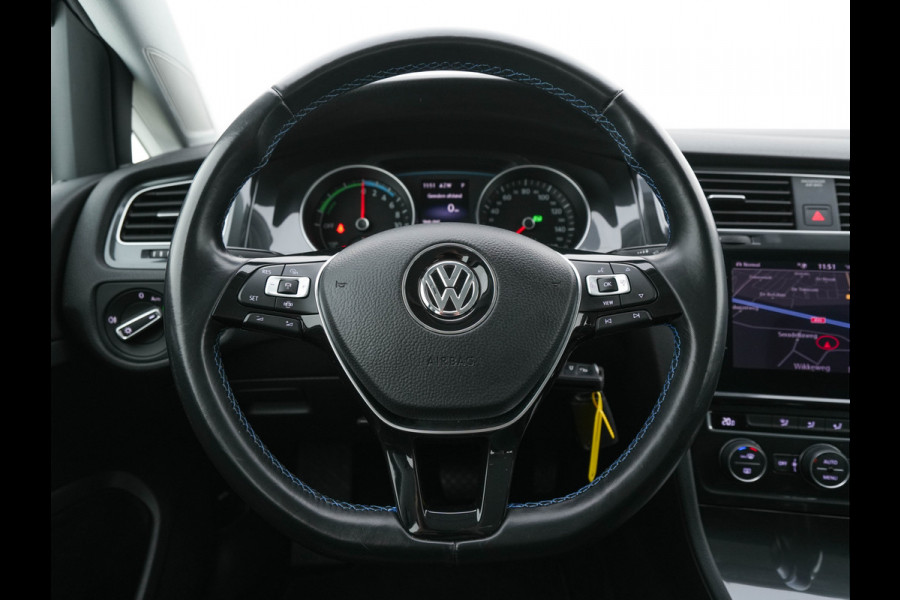 Volkswagen e-Golf (INCL-BTW) *HEATPUMP | ADAPTIVE-CRUISE | CAMERA | CCS-FASTLOADER | FULL-LED | NAVI-FULLMAP | COMFORT-SEATS | ECC | PDC | 16''ALU*