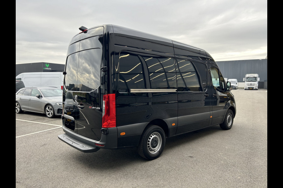 Mercedes-Benz Sprinter 317 CDI L2 H2 Automaat / MBUX / Camera / Carplay navigatie / Cruise control / Airco / 270 Graden achterdeuren