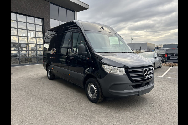 Mercedes-Benz Sprinter 317 CDI L2 H2 Automaat / MBUX / Camera / Carplay navigatie / Cruise control / Airco / 270 Graden achterdeuren