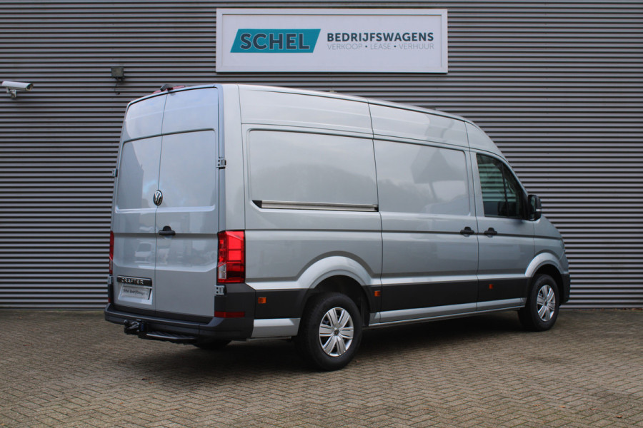 Volkswagen Crafter 35 2.0 TDI L3H3 177pk - Facelift - Navigatie - LED - Geveerde stoel - Virtual cockpit - Camera - Trekhaak - Stoelverwarming - Ri