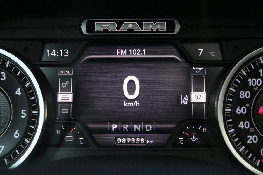 Dodge Ram 1500 5.7 HEMI V8 | Laramie | Panorama | LPG | 3.5t trekgewicht | Navi | Clima..