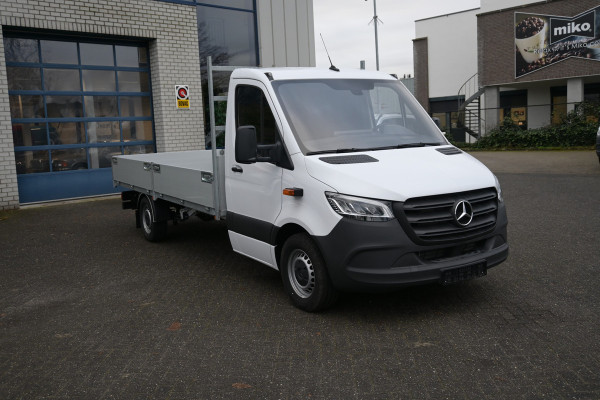 Mercedes-Benz Sprinter 319 CDI L3 432 wb Open laadbak 3500kg trekgewicht, MBUX met navigatie, Led verlichting