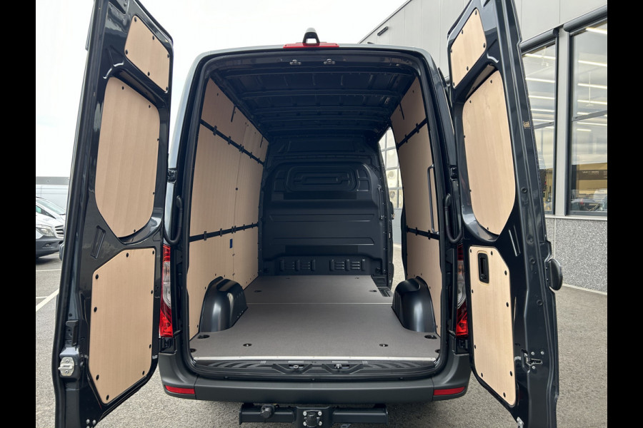 Mercedes-Benz Sprinter 319 CDI L2 H2 PRO / 3500KG Trekhaak / LED / MBUX / Camera / Carplay navigatie / Cruise control / Airco