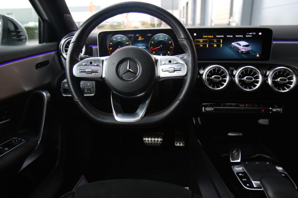 Mercedes-Benz A-Klasse 250 AMG/PANO/SFEER/CARPLAY/LANE ASSIST/BOMVOL!