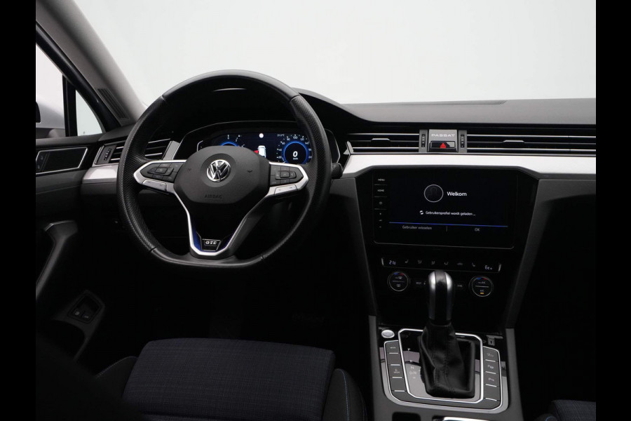 Volkswagen Passat Variant 1.4 TSI PHEV GTE Navigatie Trekhaak Virtual Cockpit iQ Light