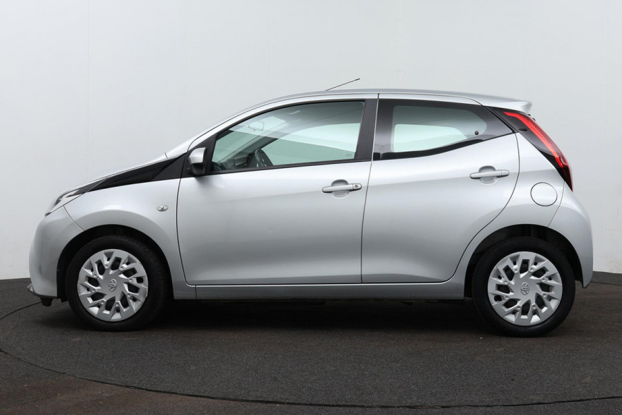 Toyota Aygo 1.0 VVT-i x-play (NL-auto, Perfect onderH, Camera, App Connect, Airco, Etc)