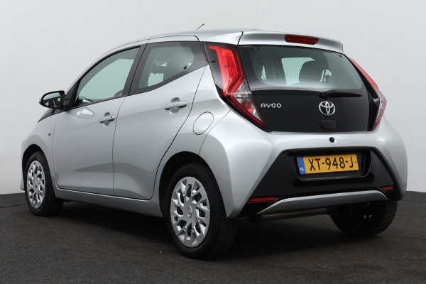 Toyota Aygo 1.0 VVT-i x-play (NL-auto, Perfect onderH, Camera, App Connect, Airco, Etc)