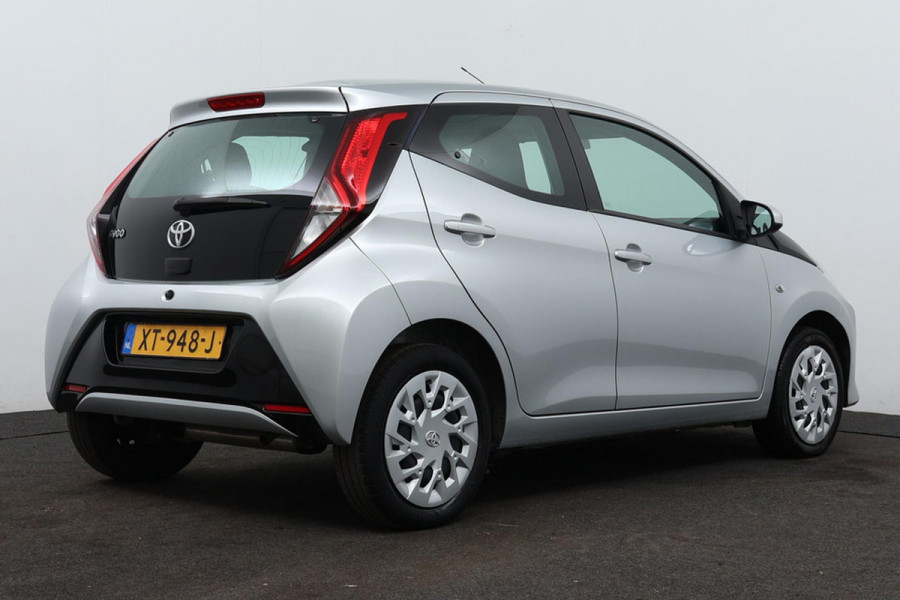 Toyota Aygo 1.0 VVT-i x-play (NL-auto, Perfect onderH, Camera, App Connect, Airco, Etc)