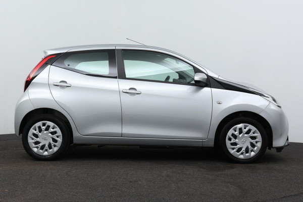 Toyota Aygo 1.0 VVT-i x-play (NL-auto, Perfect onderH, Camera, App Connect, Airco, Etc)