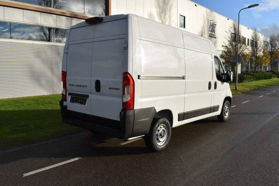 Peugeot Boxer 2.2 BlueHDi 140 S&S L2H2 3.3t Nieuwe bus zonder bpm 2 x snel leverbaar L2H2 / achteruitrijcamera verzwaard verenpakket, pakket City plus