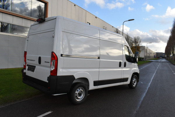 Peugeot Boxer 2.2 BlueHDi 140 S&S L2H2 3.3t Nieuwe bus zonder bpm 2 x snel leverbaar L2H2 / achteruitrijcamera verzwaard verenpakket, pakket City plus