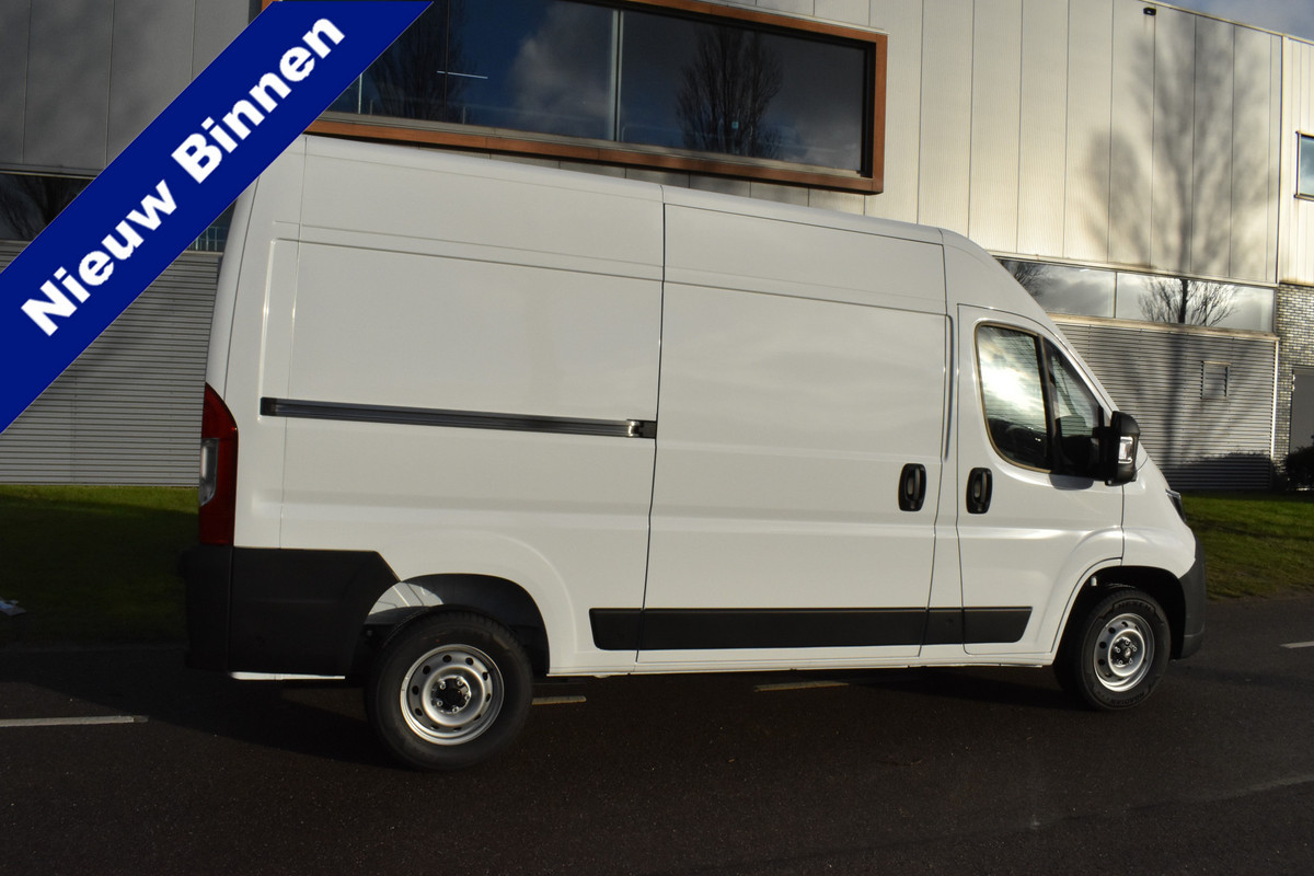 Peugeot Boxer 2.2 BlueHDi 140 S&S L2H2 3.3t Euro 6 Nieuwe registratie 2024/ GEEN BPM/ L2H2/ achteruitrijcamera verzwaard verenpakket, pakket City plus