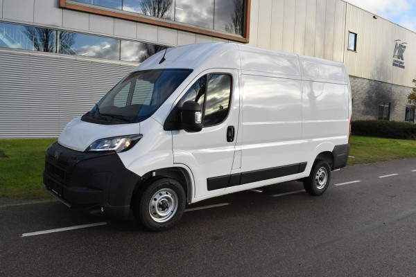 Peugeot Boxer 2.2 BlueHDi 140 S&S L2H2 3.3t Nieuwe bussen zonder bpm L2H2/ achteruitrijcamera verzwaard verenpakket, pakket City plus