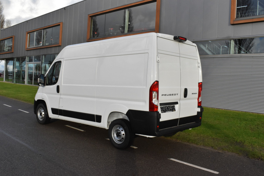 Peugeot Boxer 2.2 BlueHDi 140 S&S L2H2 3.3t Nieuwe bussen zonder bpm L2H2/ achteruitrijcamera verzwaard verenpakket, pakket City plus