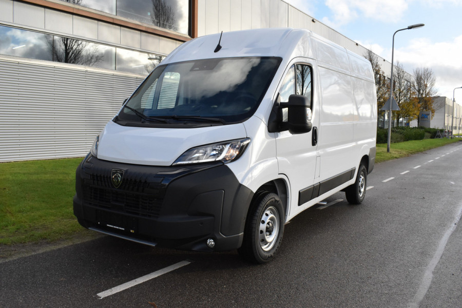 Peugeot Boxer 2.2 BlueHDi 140 S&S L2H2 3.3t Nieuwe bussen zonder bpm L2H2/ achteruitrijcamera verzwaard verenpakket, pakket City plus