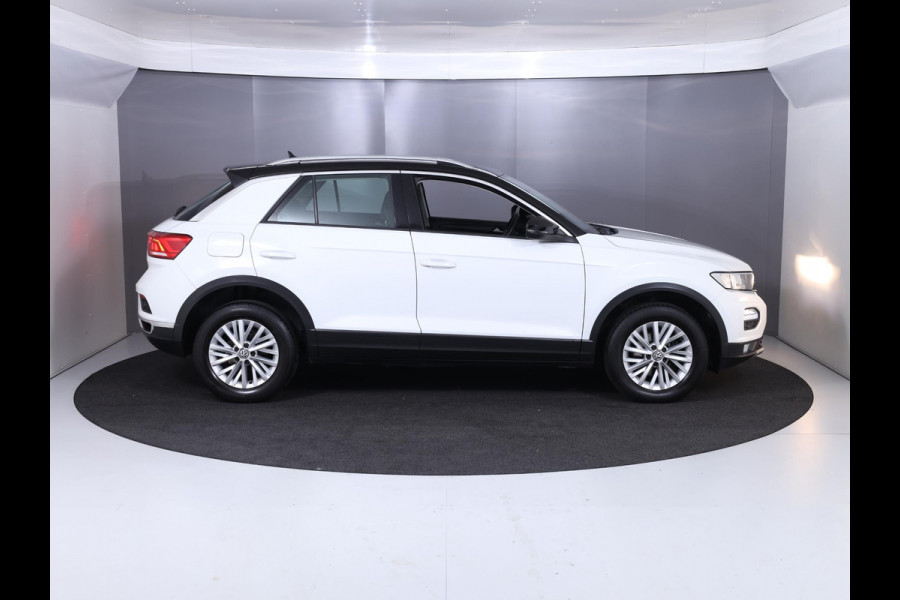 Volkswagen T-Roc 1.0 TSI Style 115 pk | Navigatie | Parkeersensoren | Autom. airco | Adaptieve cruise control |