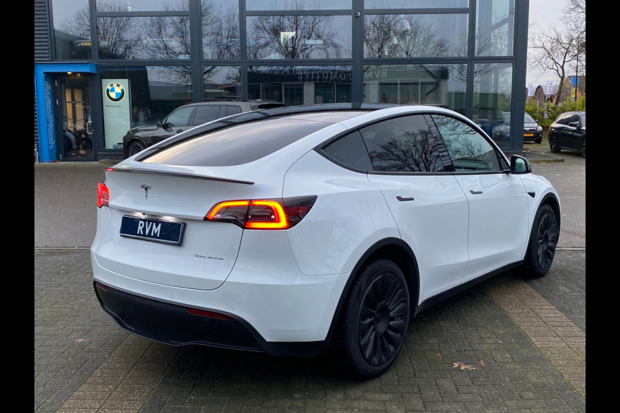 Tesla Model Y Long Range AWD 75 kWh VAN 38.900 VOOR 35.877 EINDEJAARSVOORDEEL 3.023,- | AUTOPILOT | LEDER | PANO | ELEK. KOFFER