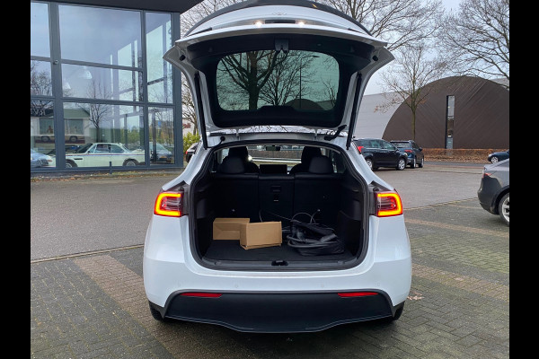 Tesla Model Y Long Range AWD 75 kWh VAN 38.900 VOOR 35.877 EINDEJAARSVOORDEEL 3.023,- | AUTOPILOT | LEDER | PANO | ELEK. KOFFER