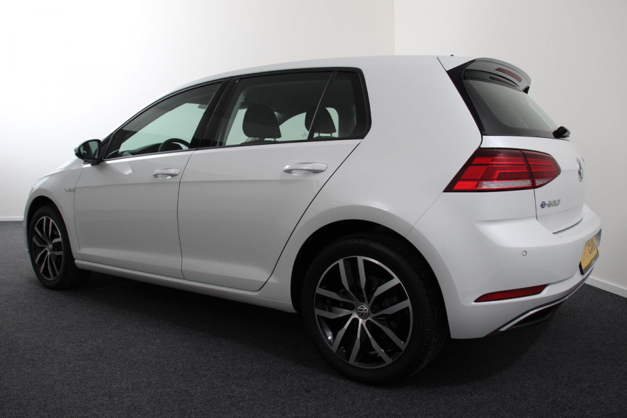 Volkswagen e-Golf e-Golf Edition | Navigatie | Climate Control | Cruise control adaptief | Camera | Parkeer sensoren | Lichtmetalen Velgen 17" |