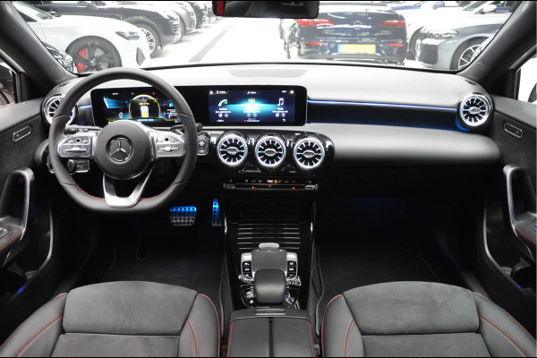 Mercedes-Benz A-Klasse AMG 35 4MATIC Premium+ Pano Aero Pack Leer Ambient