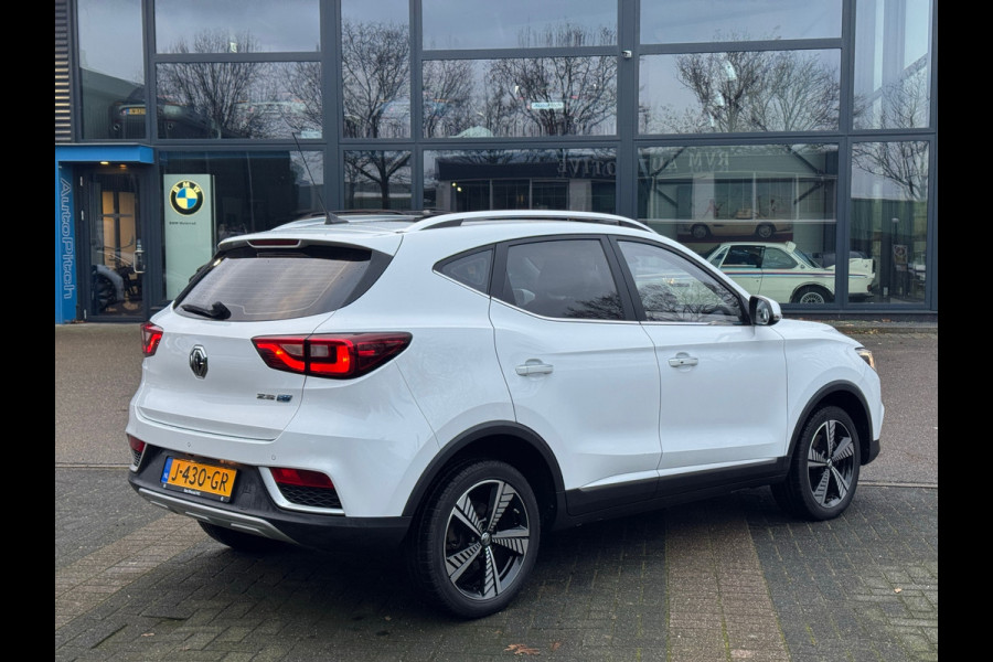 MG ZS EV Luxury 45 kWh VAN 17.900 VOOR 15.440 UW EINDEJAARSVOORDEEL: 2.460 | ORIG. NL. NAP KM |