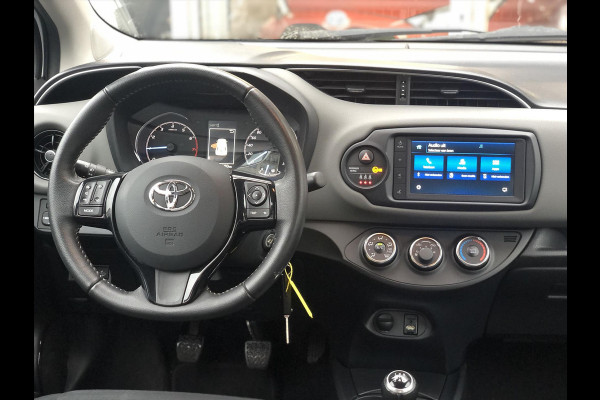 Toyota Yaris 1.0 VVT-i Connect | Eerste eigenaar, Trekhaak, Apple CarPlay/Android Auto, Camera, Lichtmetalen velgen